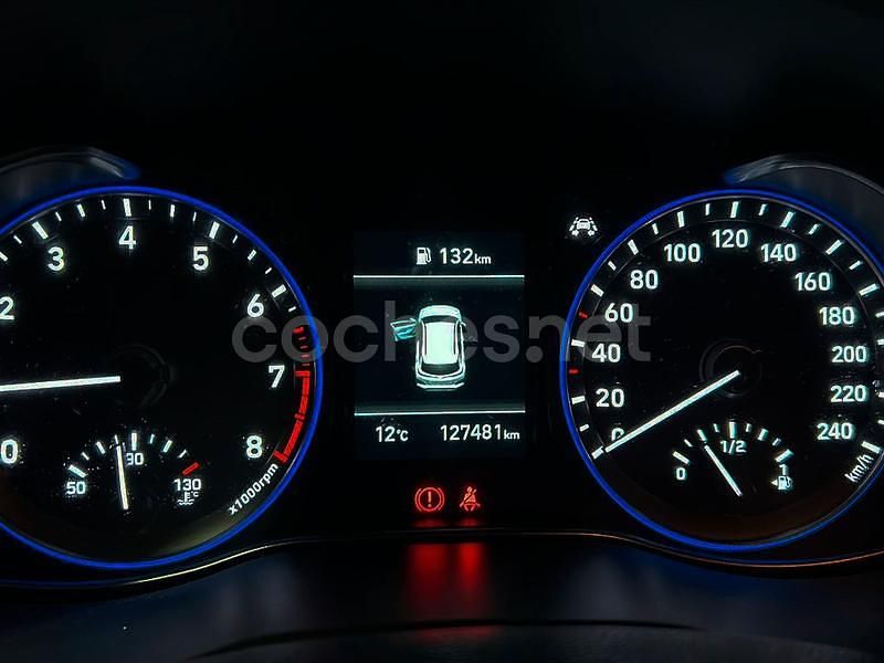 Usado Hyundai Kona 120 CV (88 kW) 2019 Gris / plata SUV