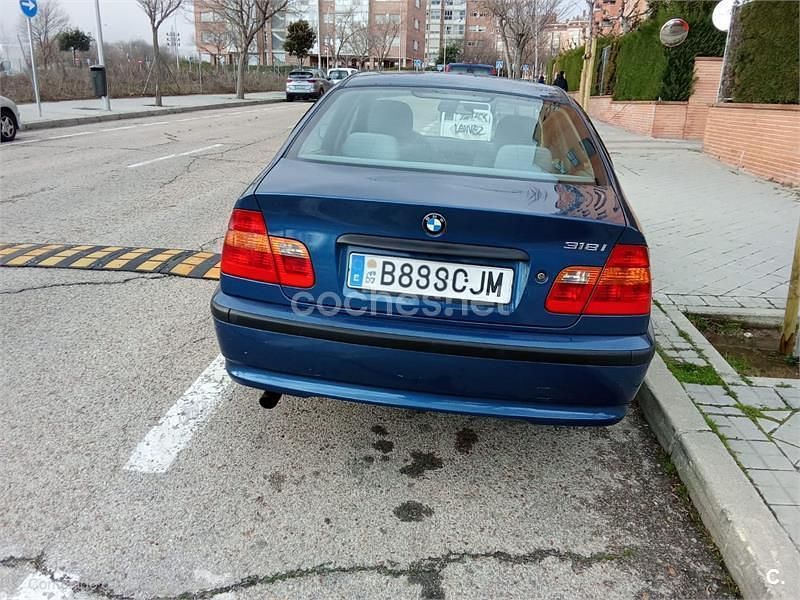 Usado BMW 318 143 CV (105 kW) 2003 Azul Berlina