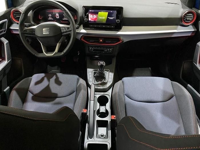 Usado Seat Ibiza FR 115 CV (84 kW) 2024 Negro Utilitario