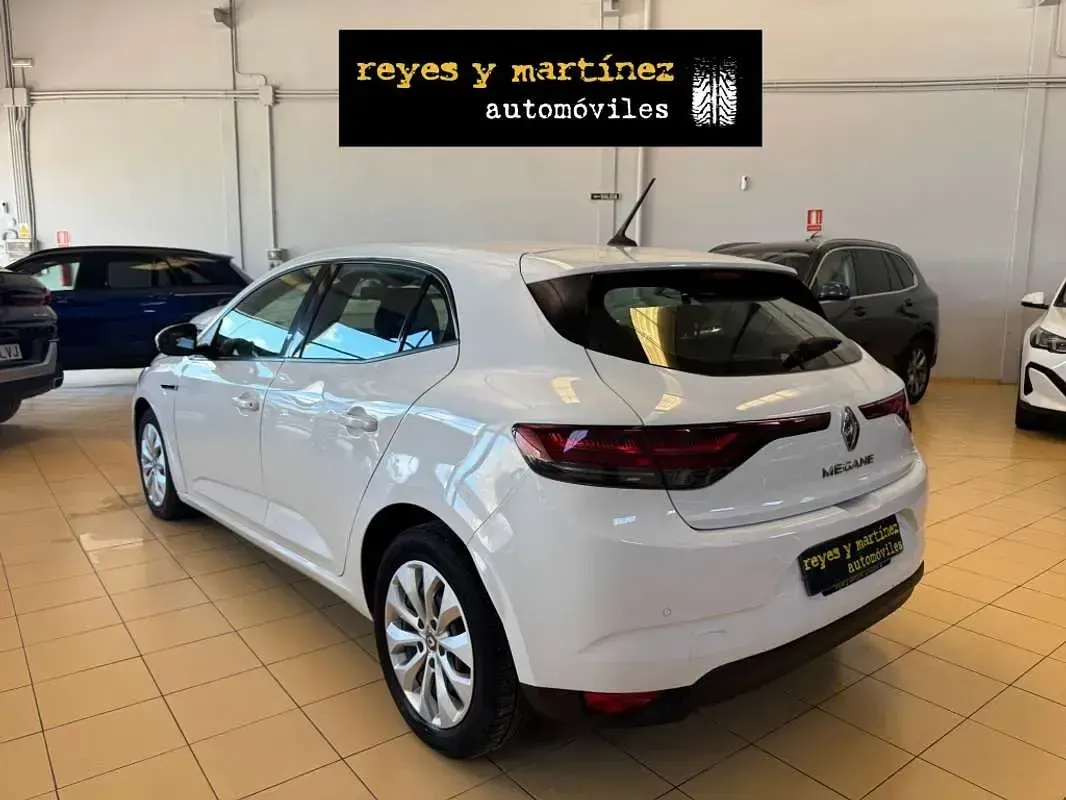 Usado Renault Mégane IV Life 116 CV (85 kW) 2021 Blanco Utilitario