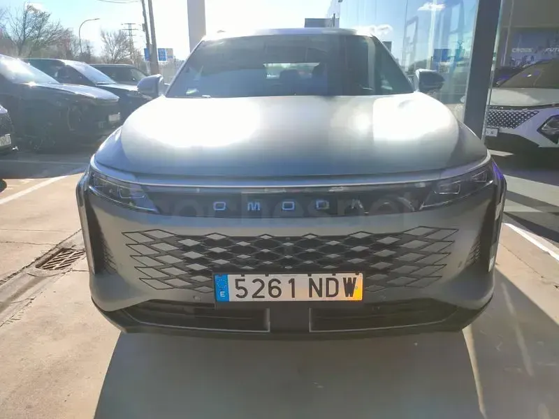 Usado Omoda 9 537 CV (394 kW) 2025 Gris / plata SUV