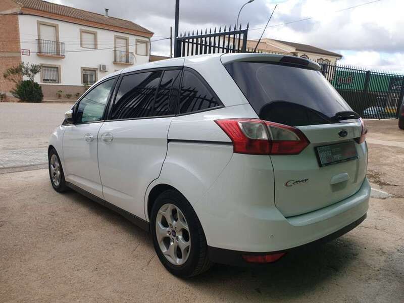 Usado Ford Grand C-Max Trend 116 CV (85 kW) 2011 Blanco Monovolumen