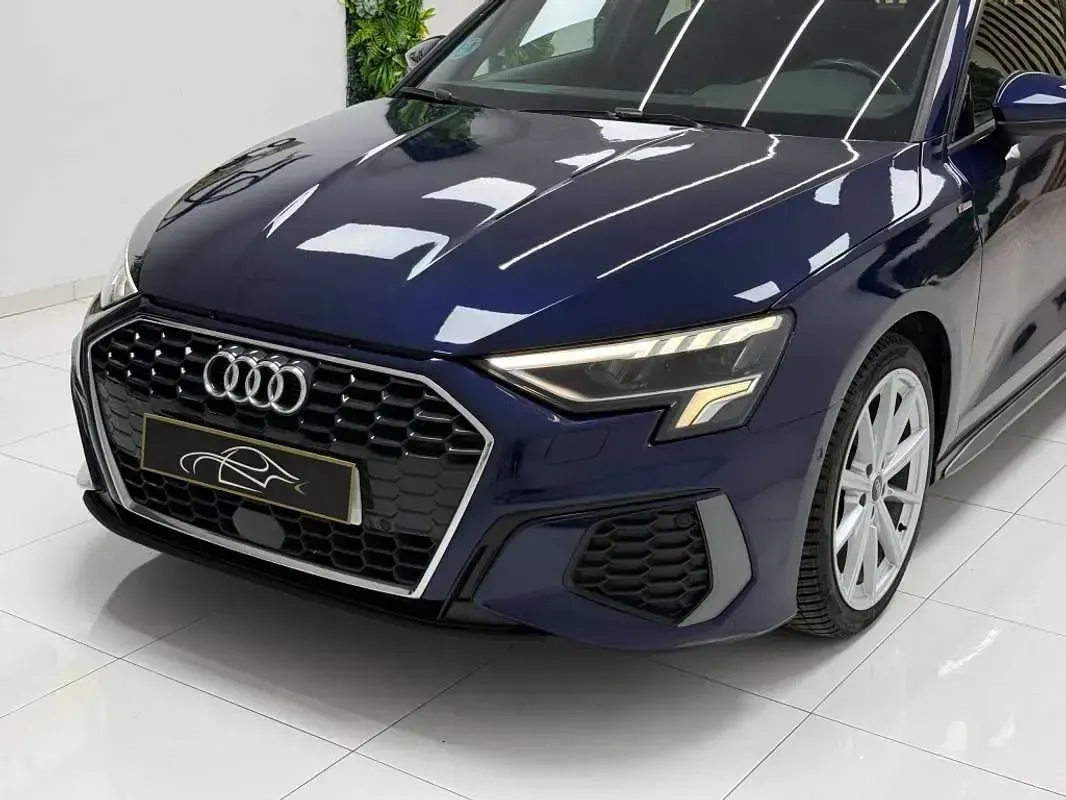 Usado Audi A3 Sportback S-Line 116 CV (85 kW) 2022 Azul Utilitario