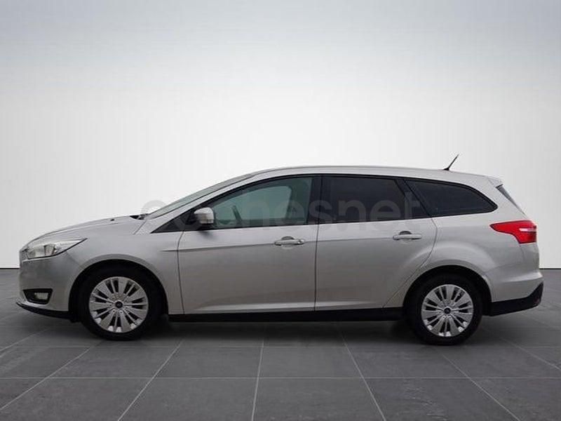 Usado Ford Focus Trend 115 CV (84 kW) 2015 Gris / plata Familiar