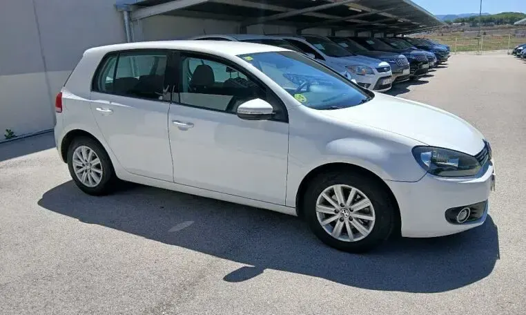 Usado VW Golf VI 105 CV (77 kW) 2010 Blanco Utilitario