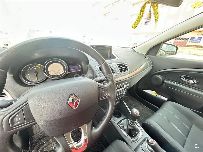 Usado Renault Mégane III GT 115 CV (84 kW) 2014 Granate Berlina