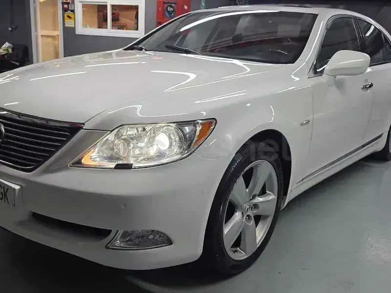 Usado Lexus LS460 Luxury Line 380 CV (279 kW) 2008 Blanco Berlina