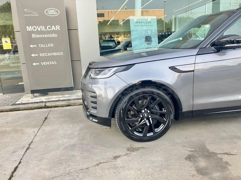 Usado Land Rover Discovery 5 SE Dynamic 350 CV (257 kW) 2024 Gris / plata SUV