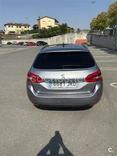 Usado Peugeot 308 SW GT-line 130 CV (95 kW) 2016 Gris / plata Familiar