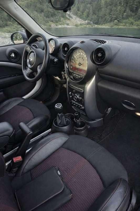 Usado Mini One Countryman 98 CV (72 kW) 2016 Gris SUV