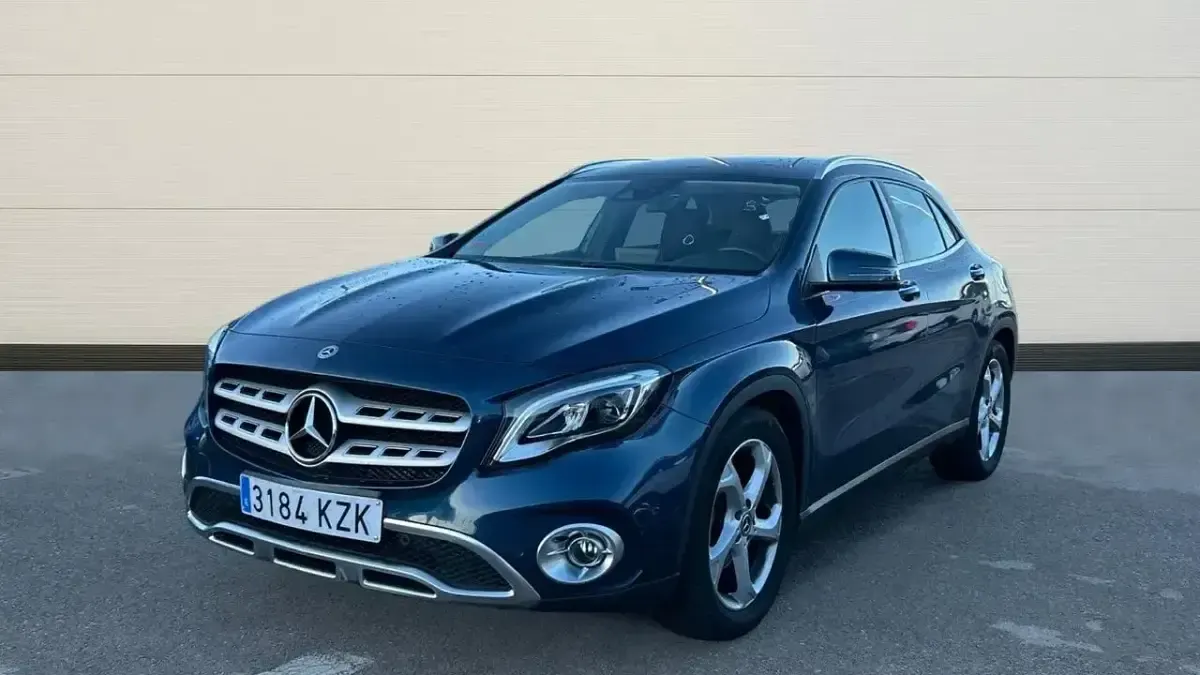 Begagnad Mercedes GLA200 156 HK (114 kW) 2019 Blå SUV