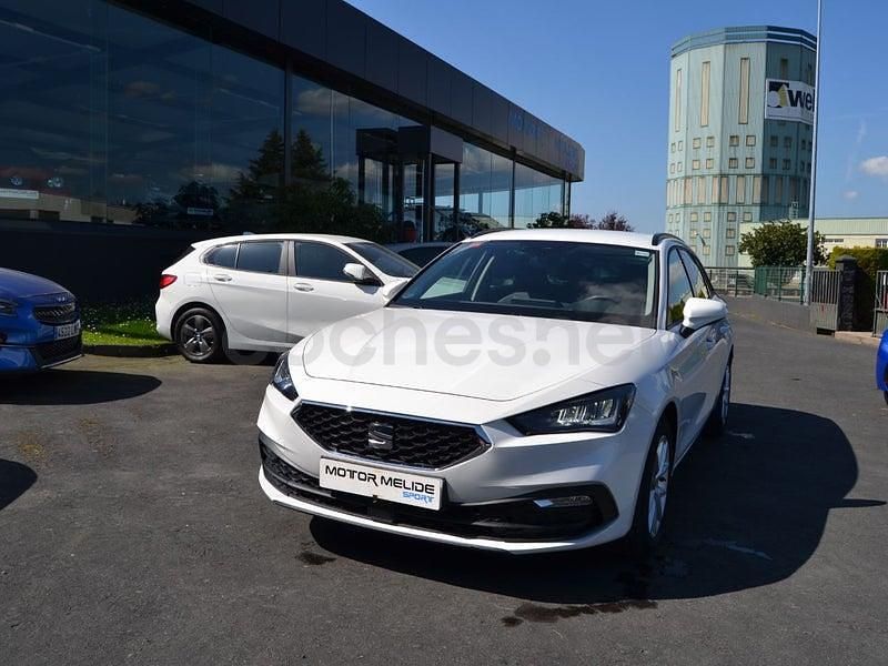 Usado Seat Leon XCELLENCE 110 CV (80 kW) 2022 Blanco Familiar