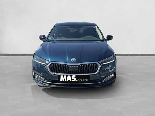 Usado Skoda Octavia Selection 150 CV (110 kW) 2023 Azul Berlina