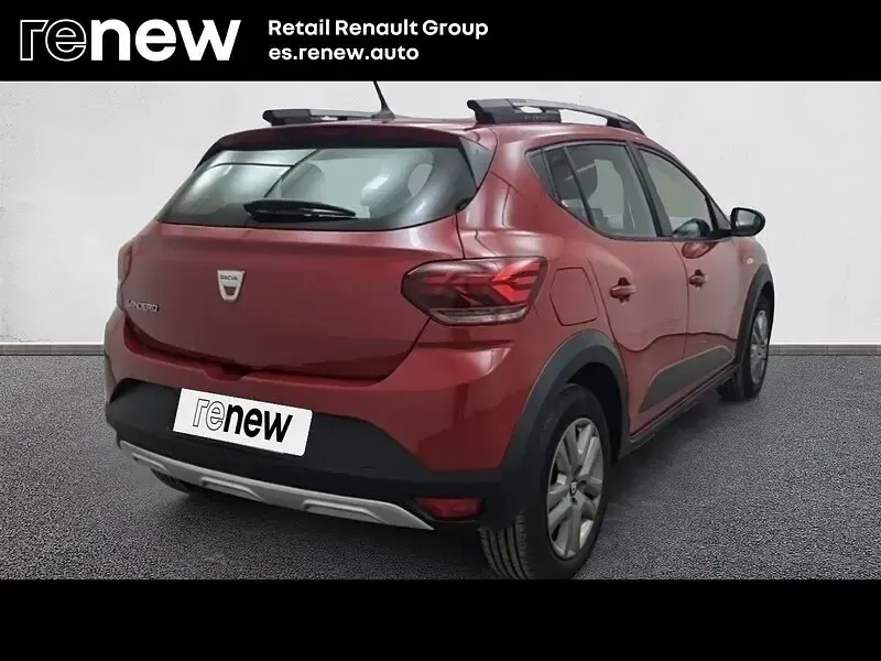 Usado Dacia Sandero Comfort 101 CV (74 kW) 2021 Rojo Berlina