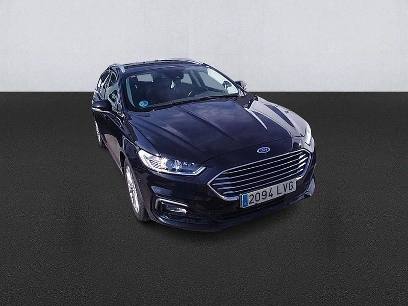 Usado Ford Mondeo Titanium 187 CV (137 kW) 2021 Negro Berlina