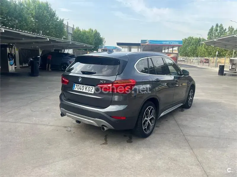 Usado BMW X1 190 CV (139 kW) 2018 Gris / plata SUV