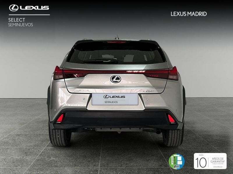 Usado Lexus UX 183 CV (134 kW) 2020 Gris SUV
