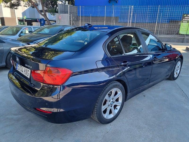 Usado BMW 318 143 CV (105 kW) 2014 Azul Berlina