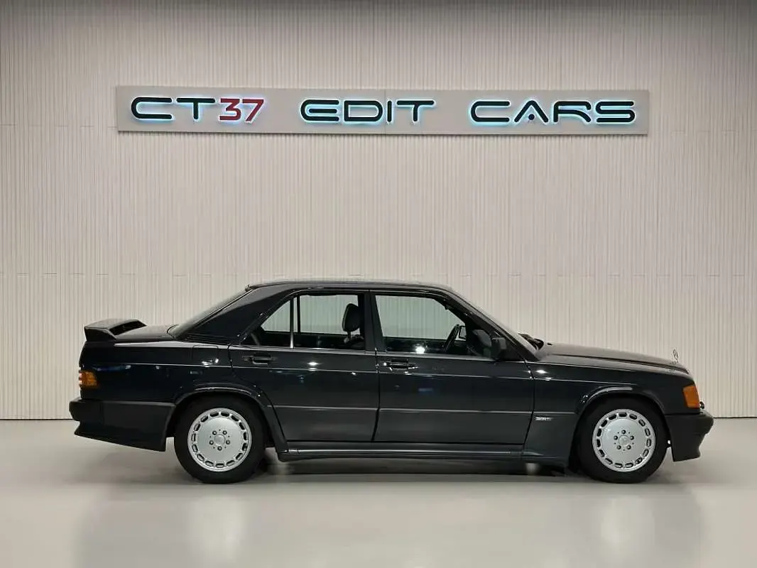 Usado Mercedes 190 194 CV (142 kW) 1993 Negro Berlina