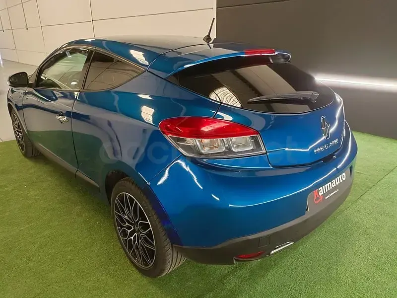Usado Renault Mégane Dynamique 110 CV (80 kW) 2009 Azul Berlina