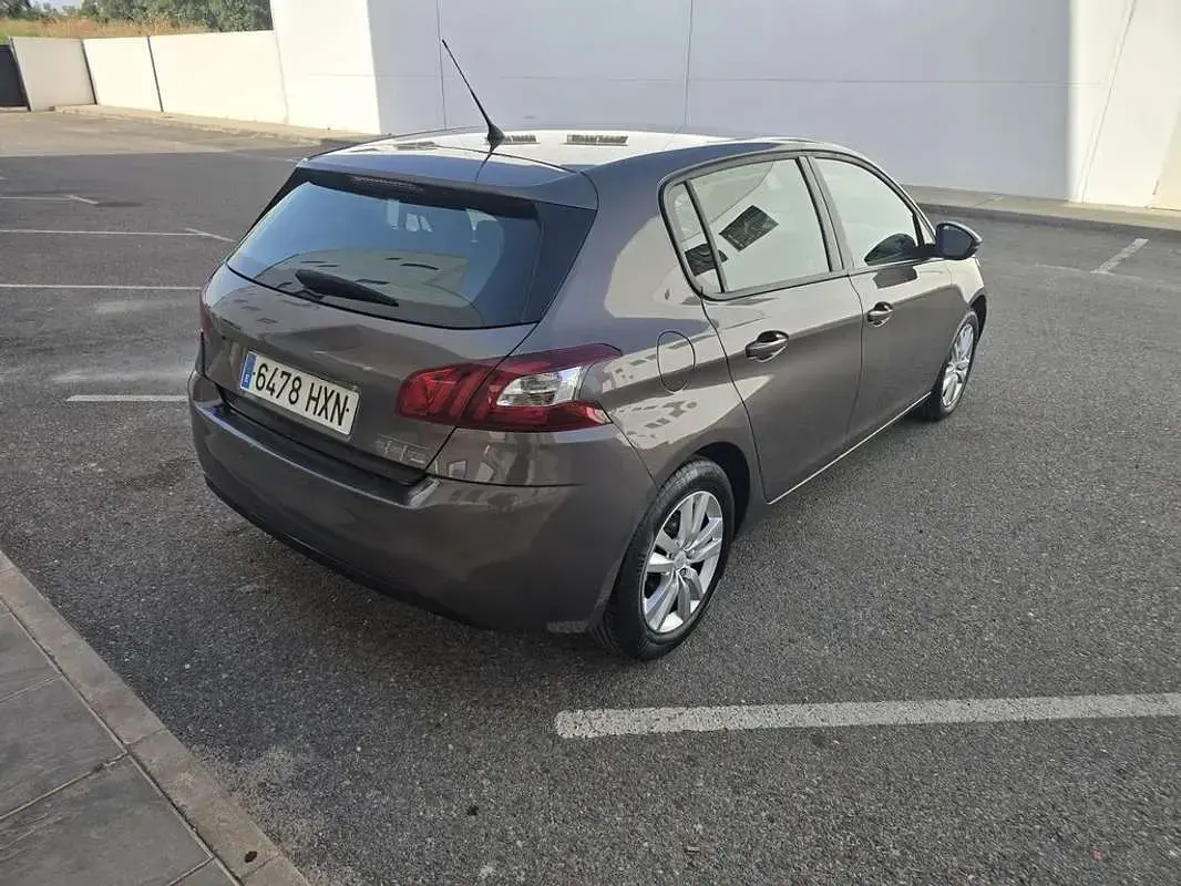 Usado Peugeot 308 Access 82 CV (60 kW) 2014 Gris Utilitario