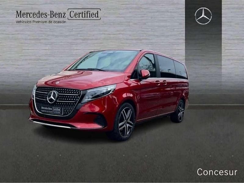 Rojo Usado 2025 Mercedes E250 Avantgarde Familiar | 77.300 € - Imagen 1/4