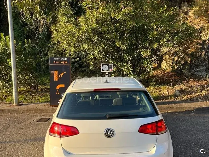 Usado VW Golf VII Advance 150 CV (110 kW) 2014 Blanco Berlina