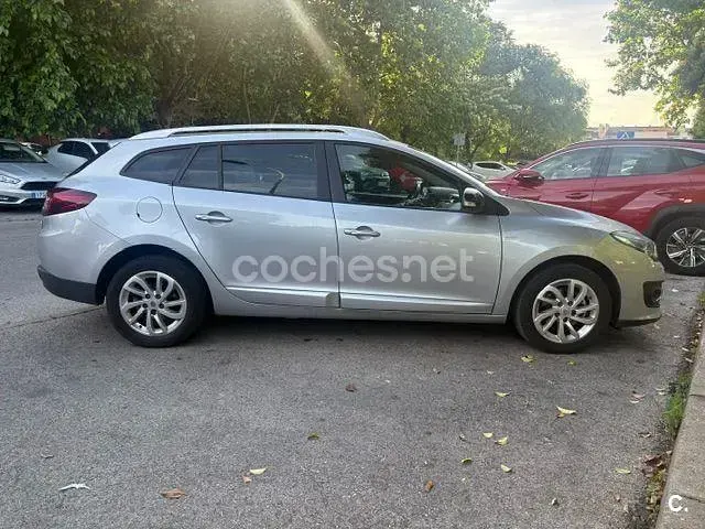 Usado Renault Mégane GrandTour LIMITED 115 CV (84 kW) 2015 Blanco Familiar