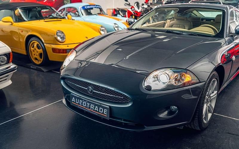 Usado Jaguar XK 298 CV (219 kW) 2007 Gris Coupe