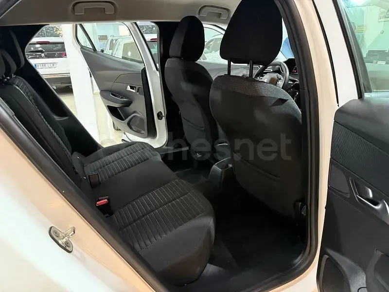 Usado Peugeot 2008 Active 110 CV (80 kW) 2022 Blanco SUV