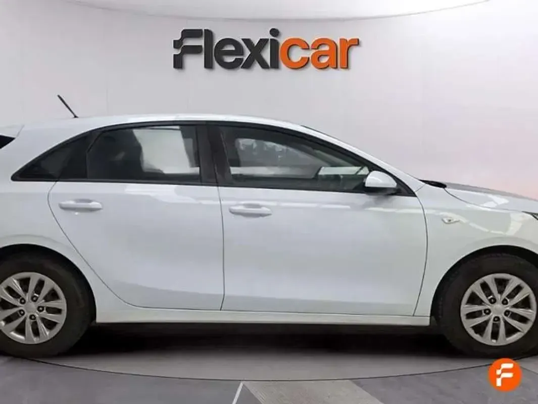Usado Kia Ceed 120 CV (88 kW) 2020 Blanco Utilitario