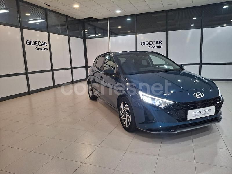 Usado Hyundai i20 100 CV (73 kW) 2025 Azul Berlina