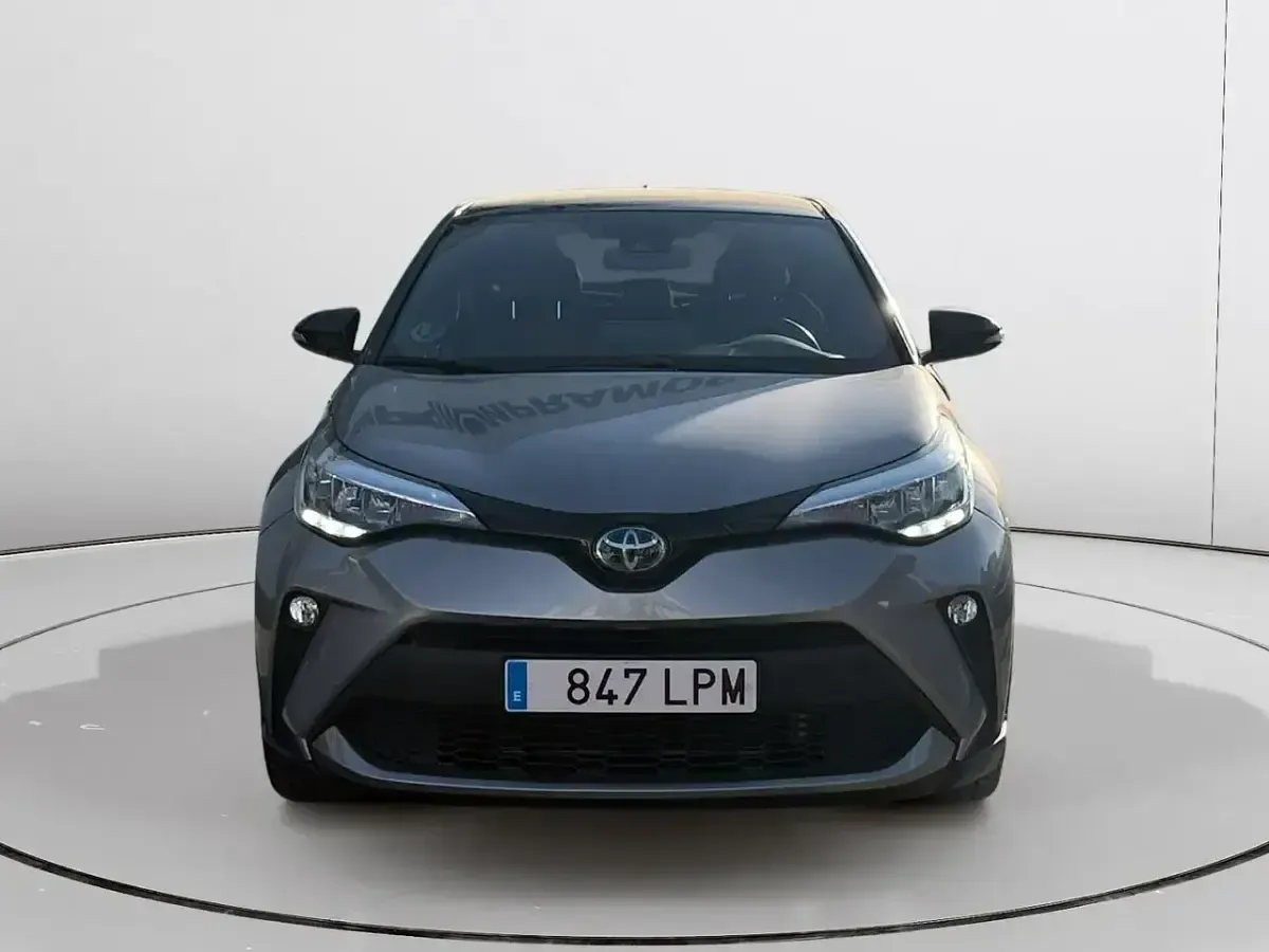 Usado Toyota C-HR Advance 122 CV (89 kW) 2021 Gris / plata SUV