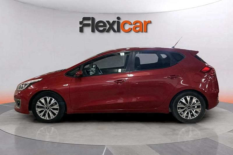 Usado Kia Ceed 101 CV (74 kW) 2018 Rojo Utilitario