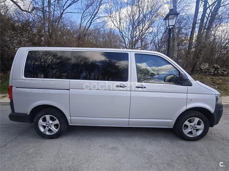 Usado VW Caravelle Trendline 140 CV (102 kW) 2012 Gris / plata Monovolumen