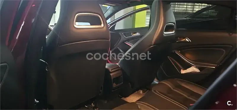 Usado Mercedes A180 109 CV (80 kW) 2018 Rojo Berlina