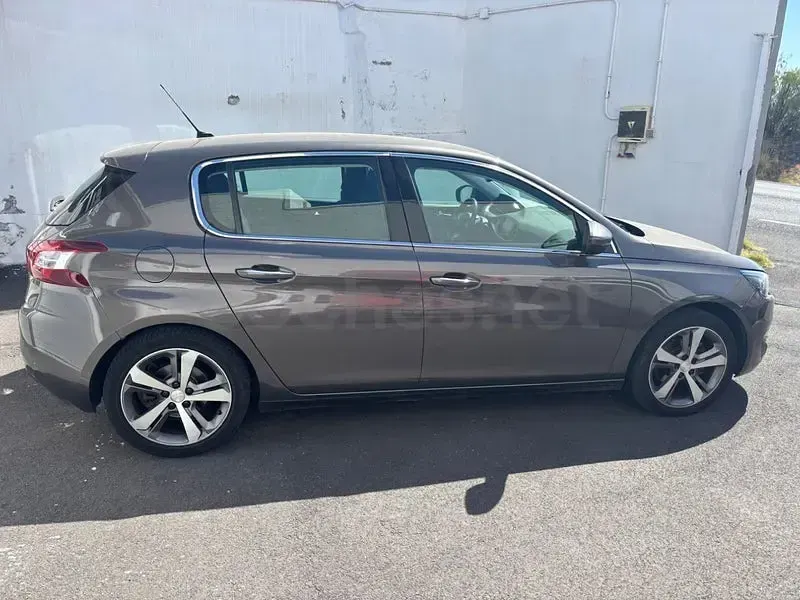 Usado Peugeot 308 Access 125 CV (91 kW) 2014 Beige Berlina