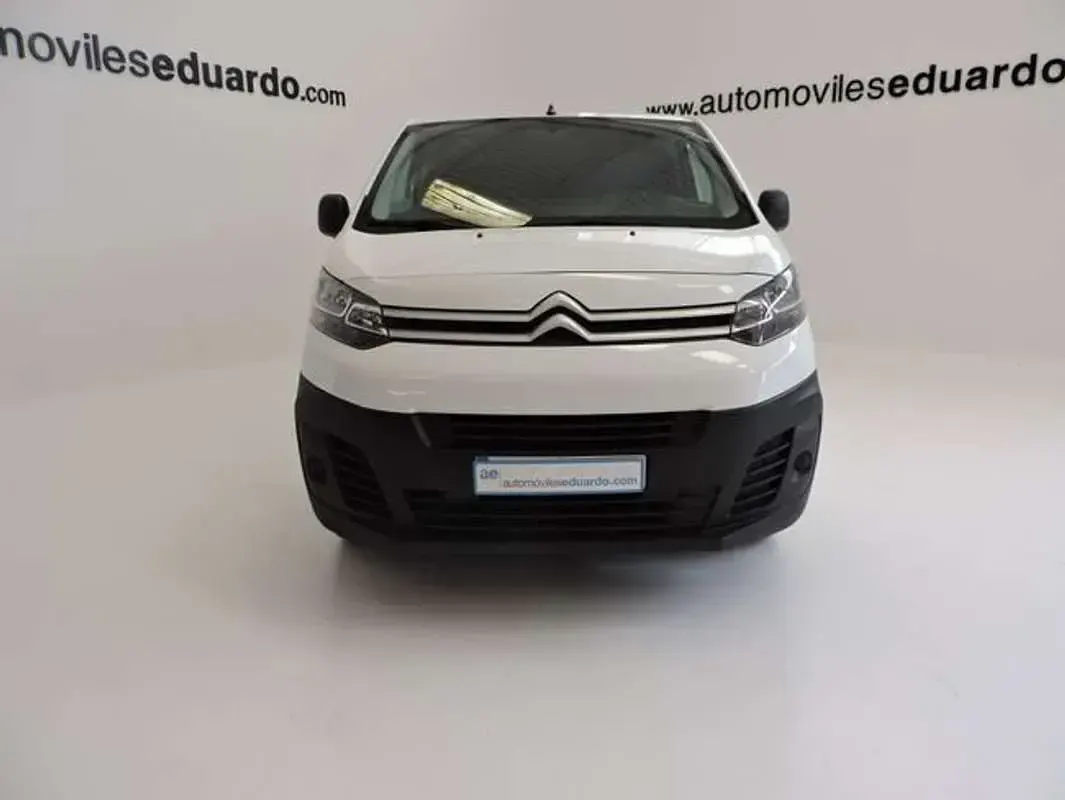 Usado Citroën Jumpy 102 CV (75 kW) 2023 Blanco Monovolumen