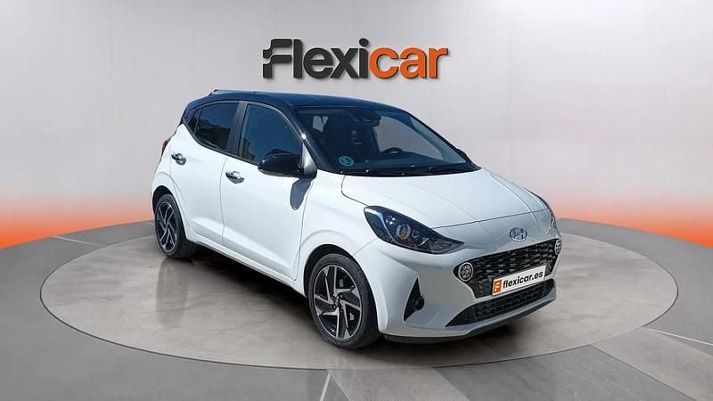 Usado Hyundai i10 84 CV (61 kW) 2021 Gris Utilitario