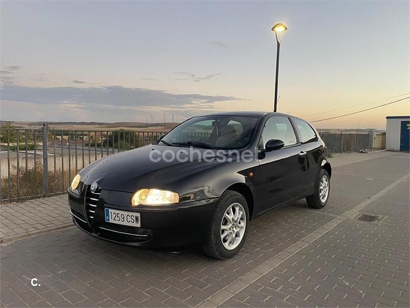 Negro Usado 2004 Alfa Romeo 147 Impression Utilitario | 3600 € (Un poco caro) - Imagen 1/4