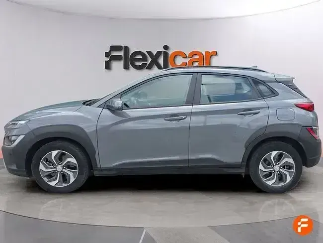 Usado Hyundai Kona 141 CV (103 kW) 2022 Gris SUV