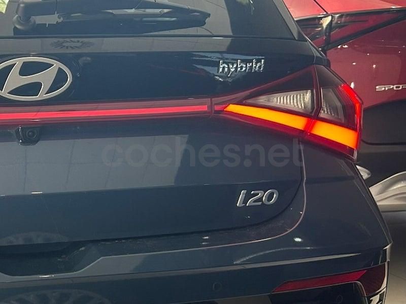 Usado Hyundai i20 100 CV (73 kW) 2024 Azul Utilitario