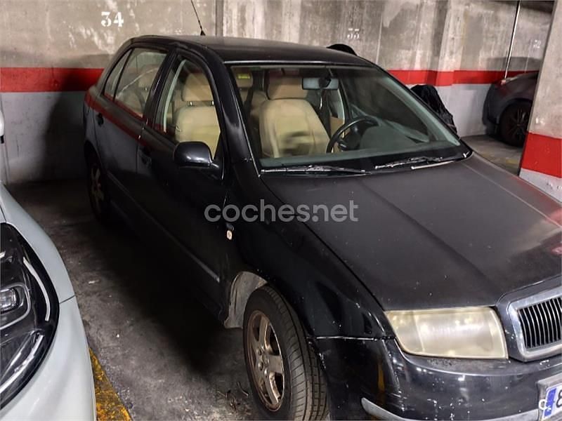 Usado Skoda Fabia Comfort 100 CV (73 kW) 2000 Azul Berlina