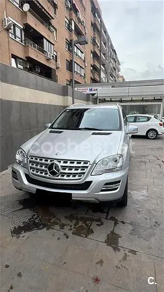 Usado Mercedes ML350 Edition 231 CV (169 kW) 2010 Gris / plata SUV