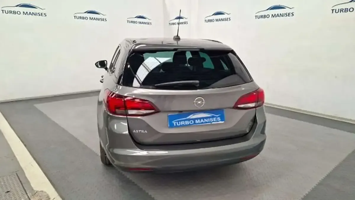 Usado Opel Astra Ultimate 147 CV (108 kW) 2020 Gris Familiar