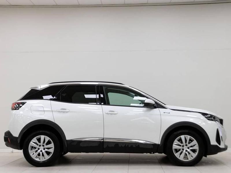 Usado Peugeot 3008 Style 131 CV (96 kW) 2021 Blanco SUV