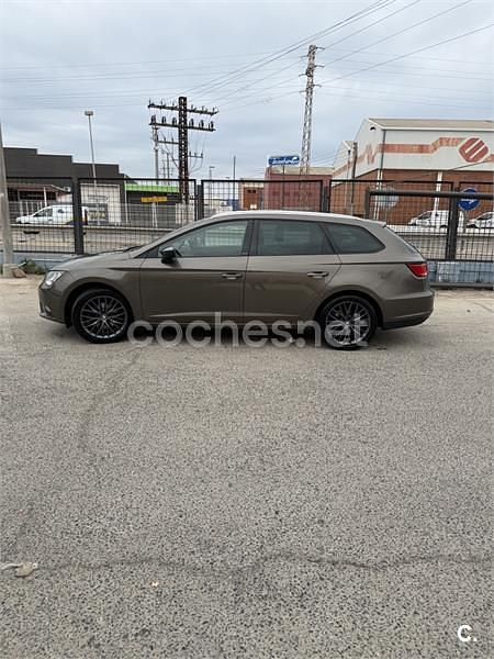 Usado Seat Leon ST CONNECT 115 CV (84 kW) 2017 Beige Familiar