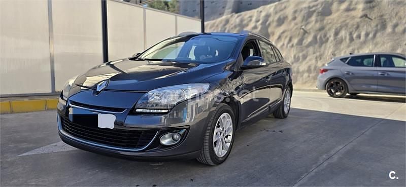 Usado Renault Mégane GrandTour Dynamique 130 CV (95 kW) 2012 Gris / plata Familiar