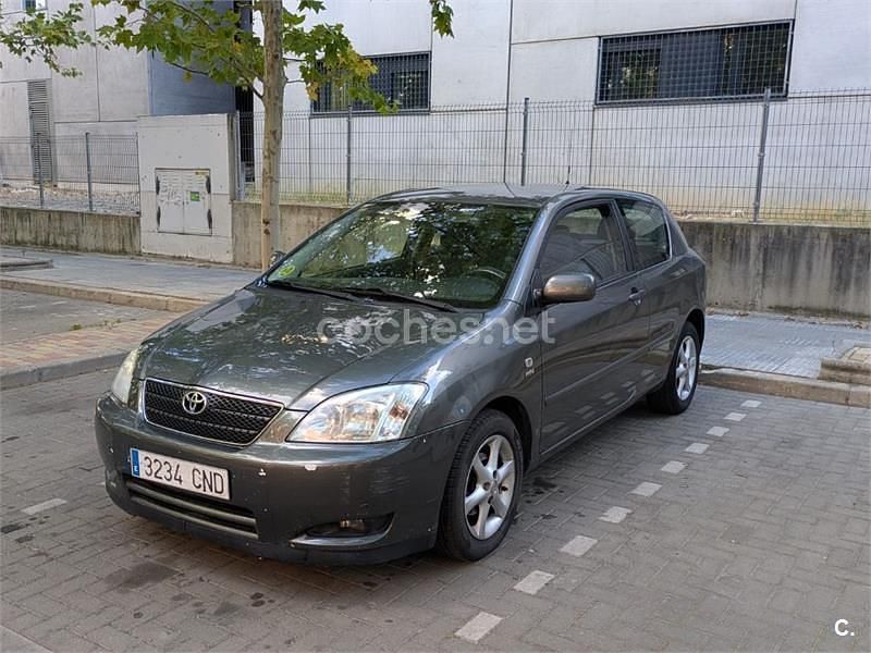 Gris / plata Usado 2003 Toyota Corolla Sol Berlina | 3500 € (Buen precio) - Imagen 1/4