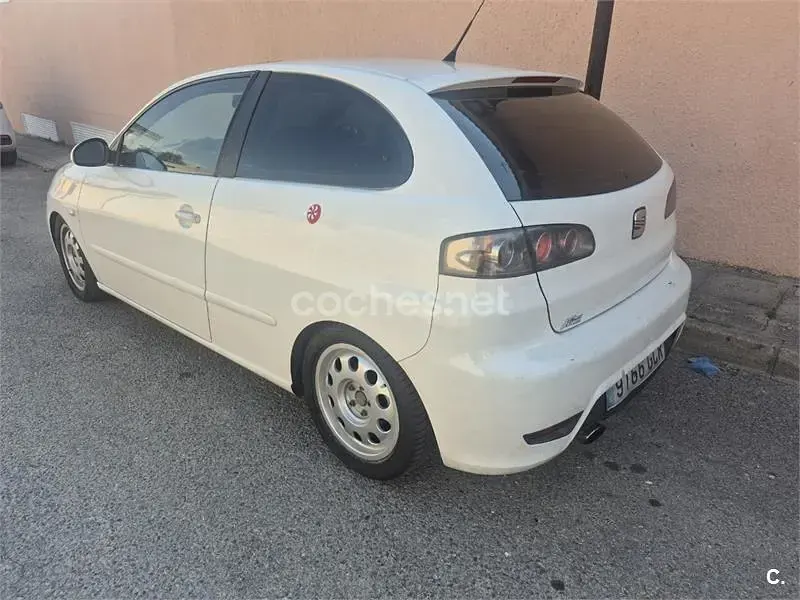 Usado Seat Ibiza FR 130 CV (95 kW) 2008 Blanco Berlina
